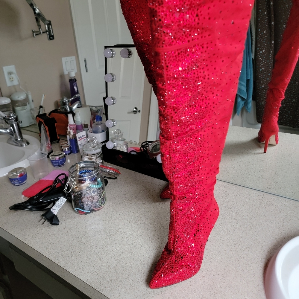 EUC JESSICA SIMPSON SZ 7.5 RED HOT OVER THE KNEE BEADED SEXY BOOTS.